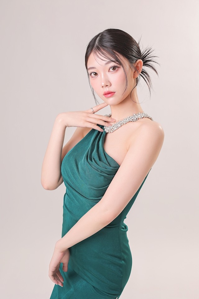 三鷹 真綺プロフィール写真4
